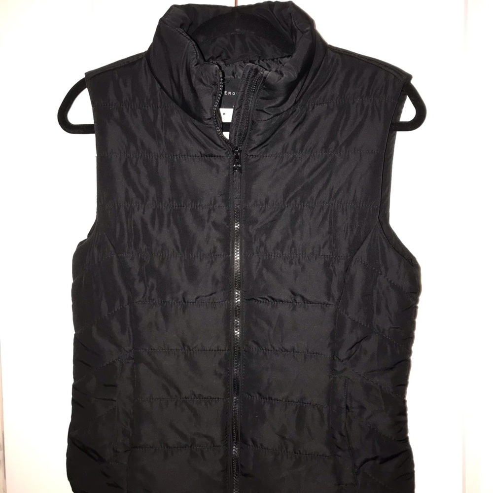 BLACK QUILTED PUFFER VEST
